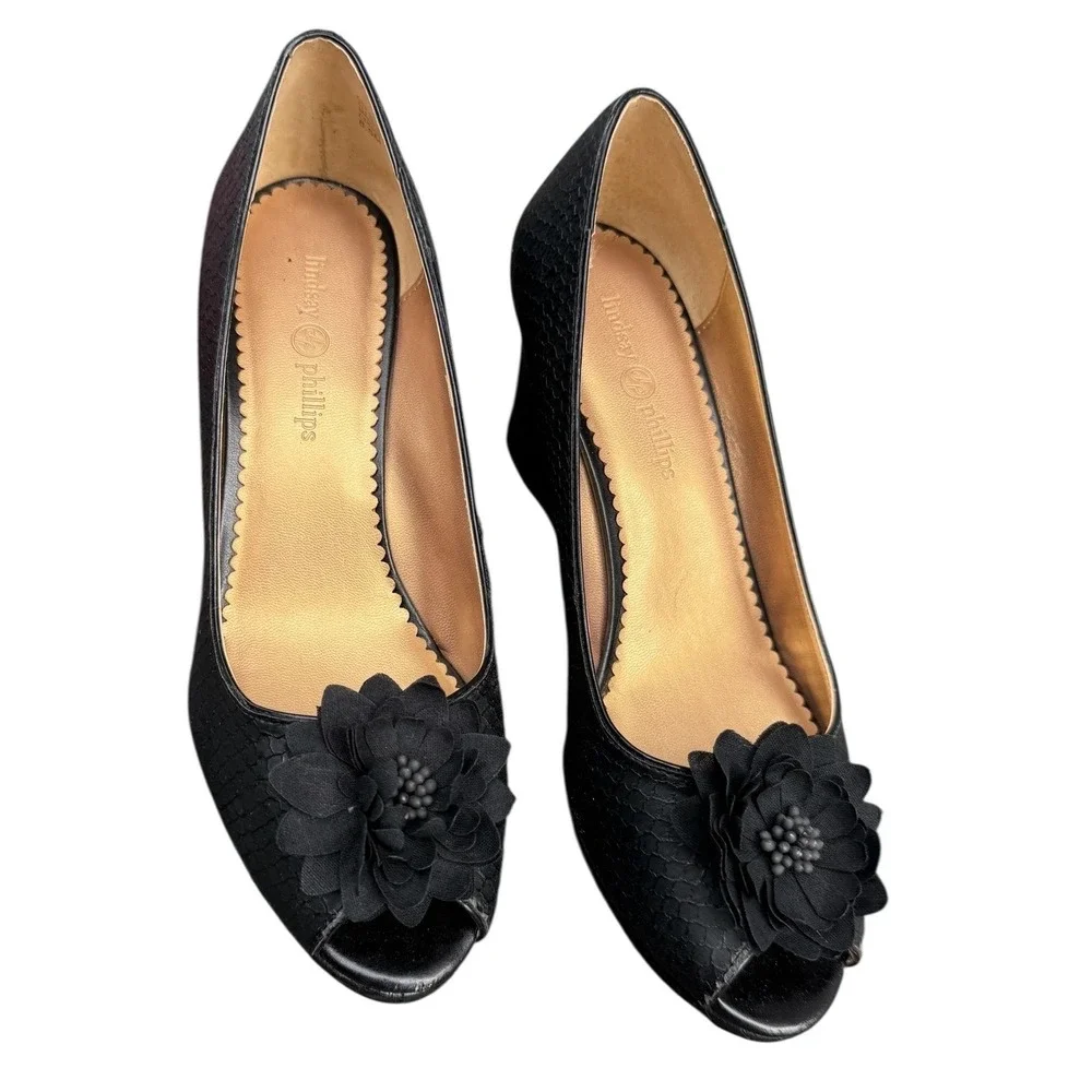 Lindsay Phillips Courtney Black Snakeskin Peep Toe Wedge Heels Flower Size 8.5M